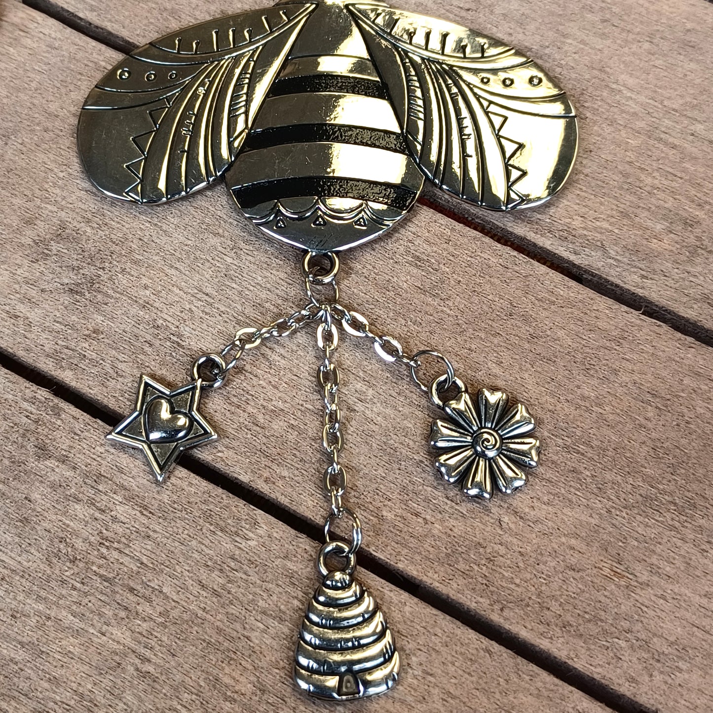 bee car charm