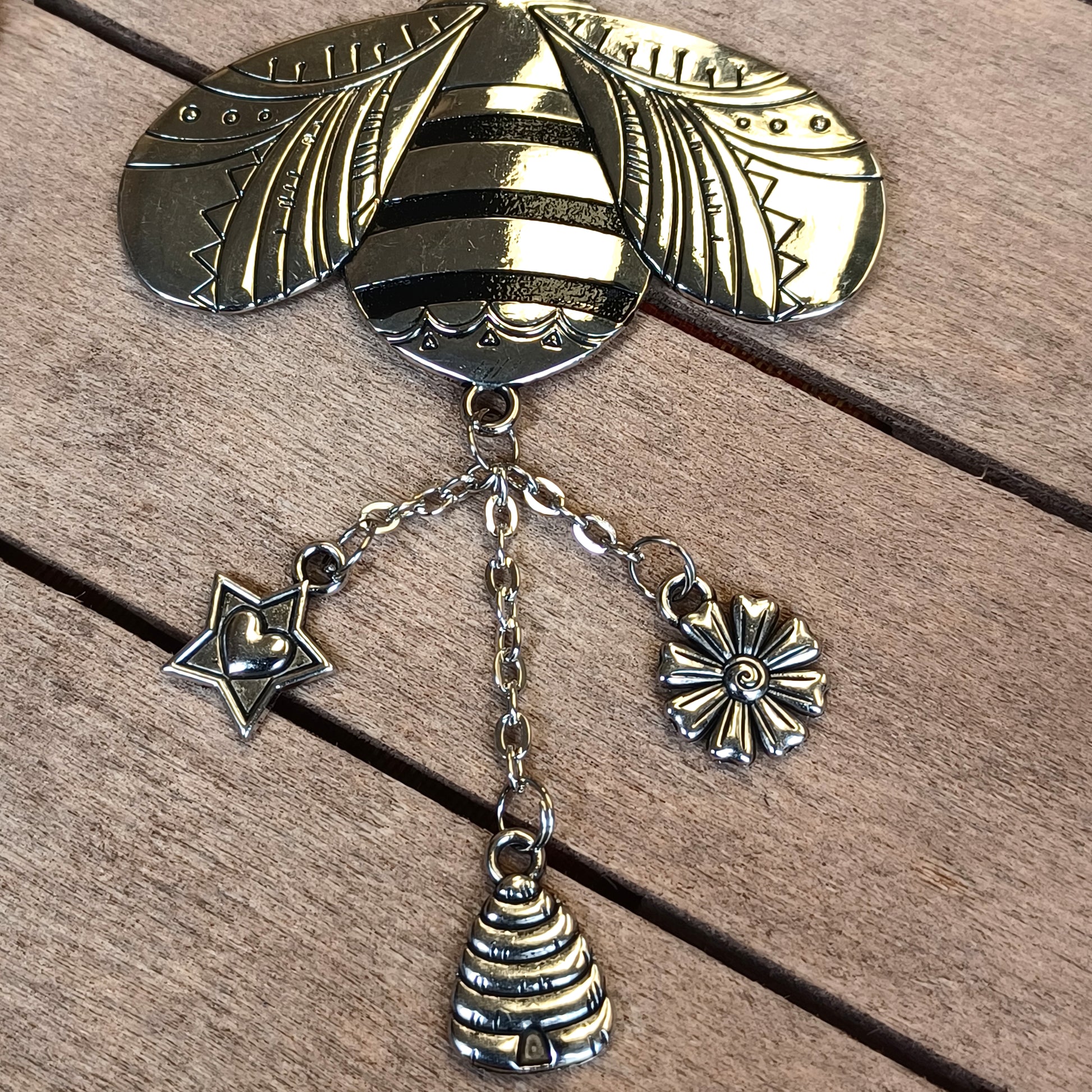 bee car charm